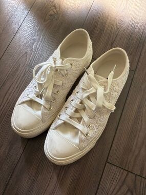 Platform Converse Cream with Lace Design Size 8
